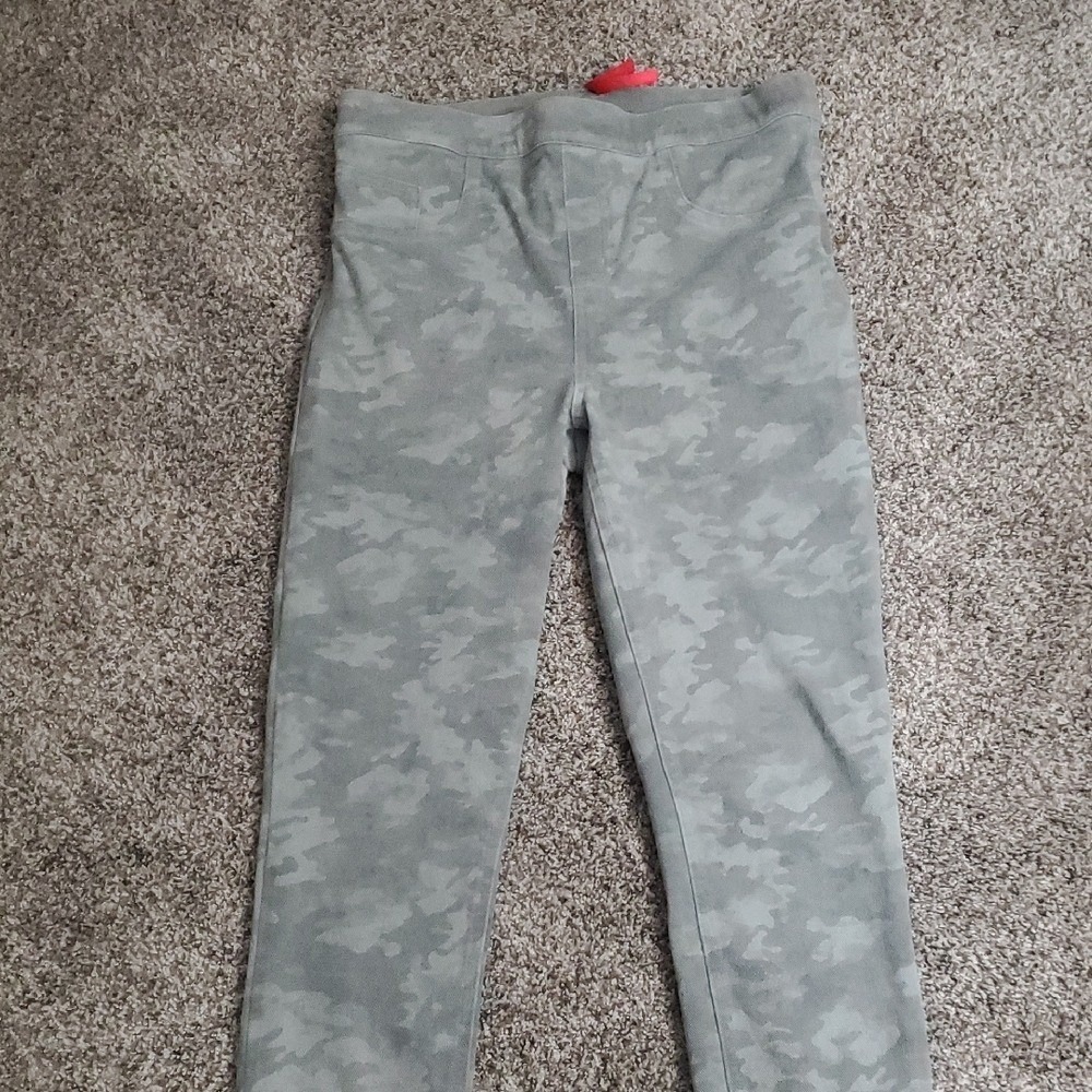 SPANX Gray/Green Camouflage‎ Leggings - Picture 5 of 7